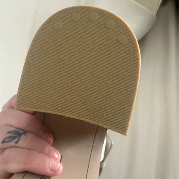 Dolce Vita Cream and Tan Platform Sandals - Picture 7 of 8